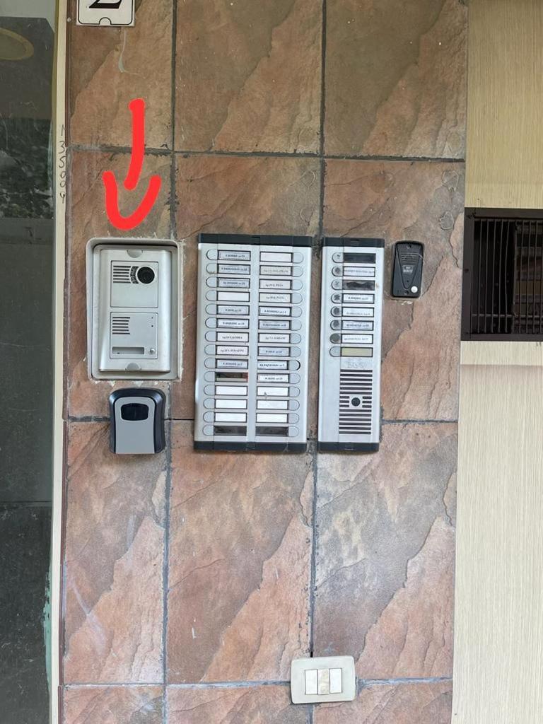 Albjona Guesthouse Tiranë Eksteriør bilde