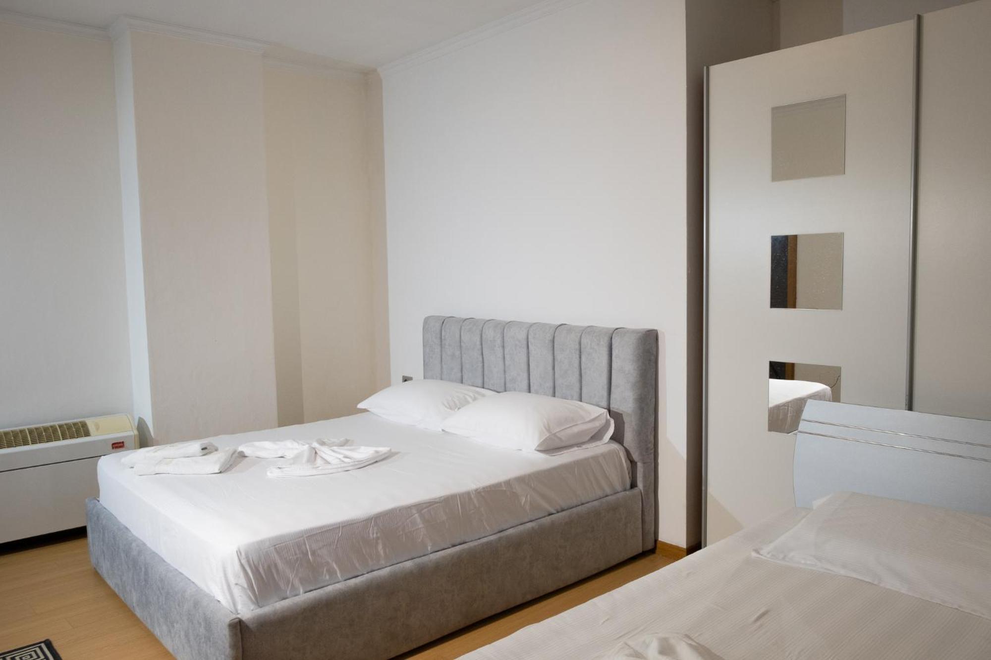 Albjona Guesthouse Tiranë Eksteriør bilde