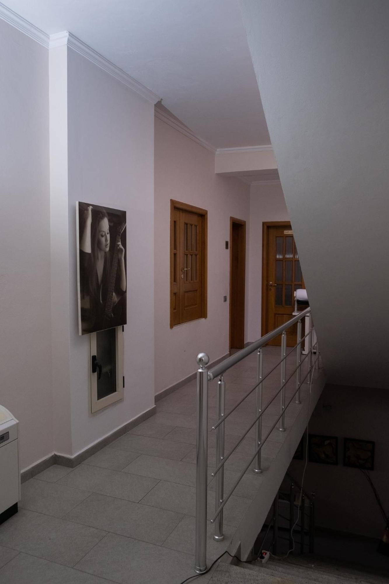 Albjona Guesthouse Tiranë Eksteriør bilde