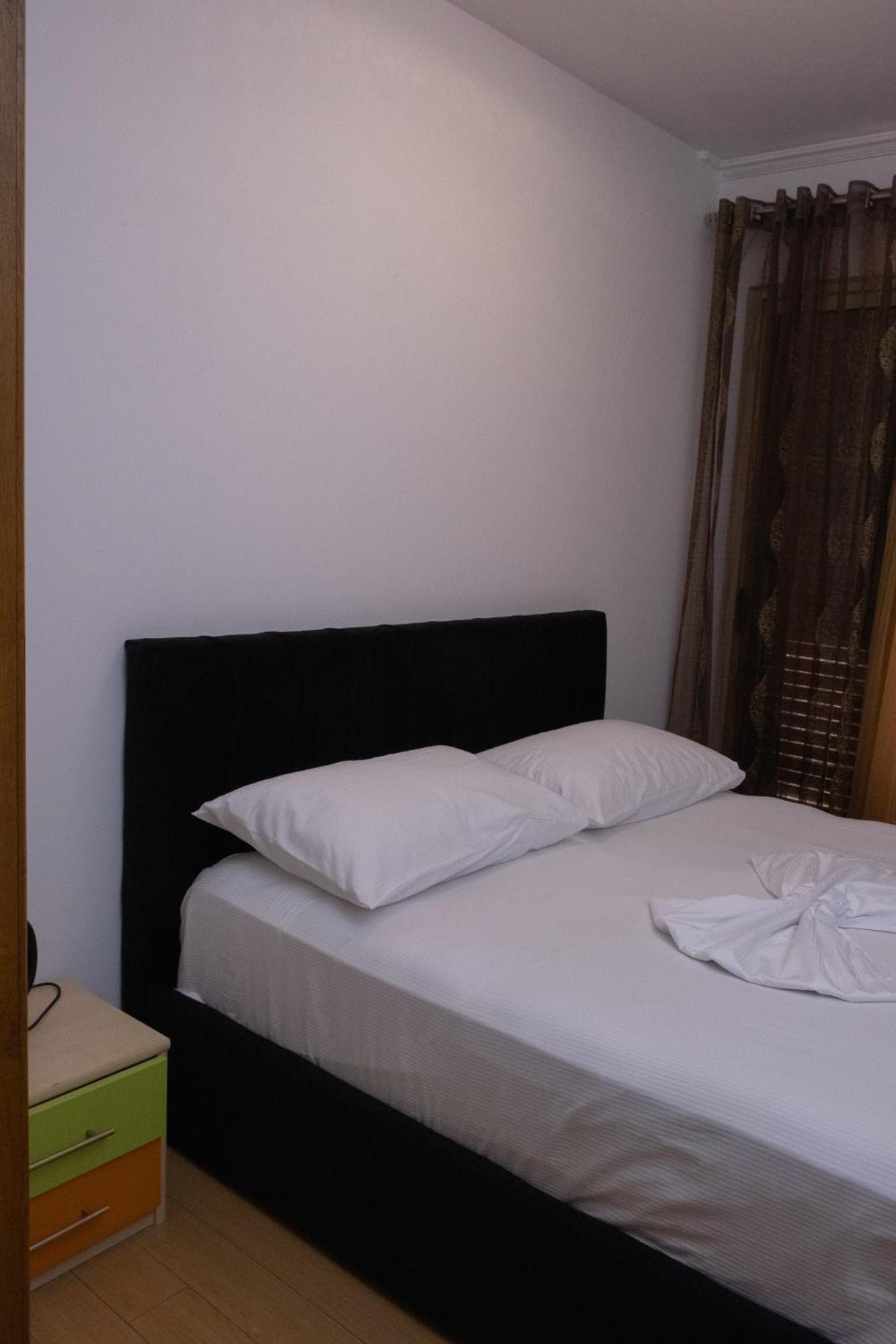 Albjona Guesthouse Tiranë Eksteriør bilde