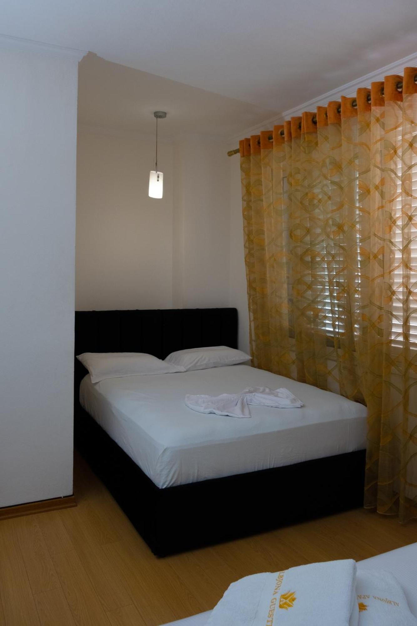 Albjona Guesthouse Tiranë Eksteriør bilde