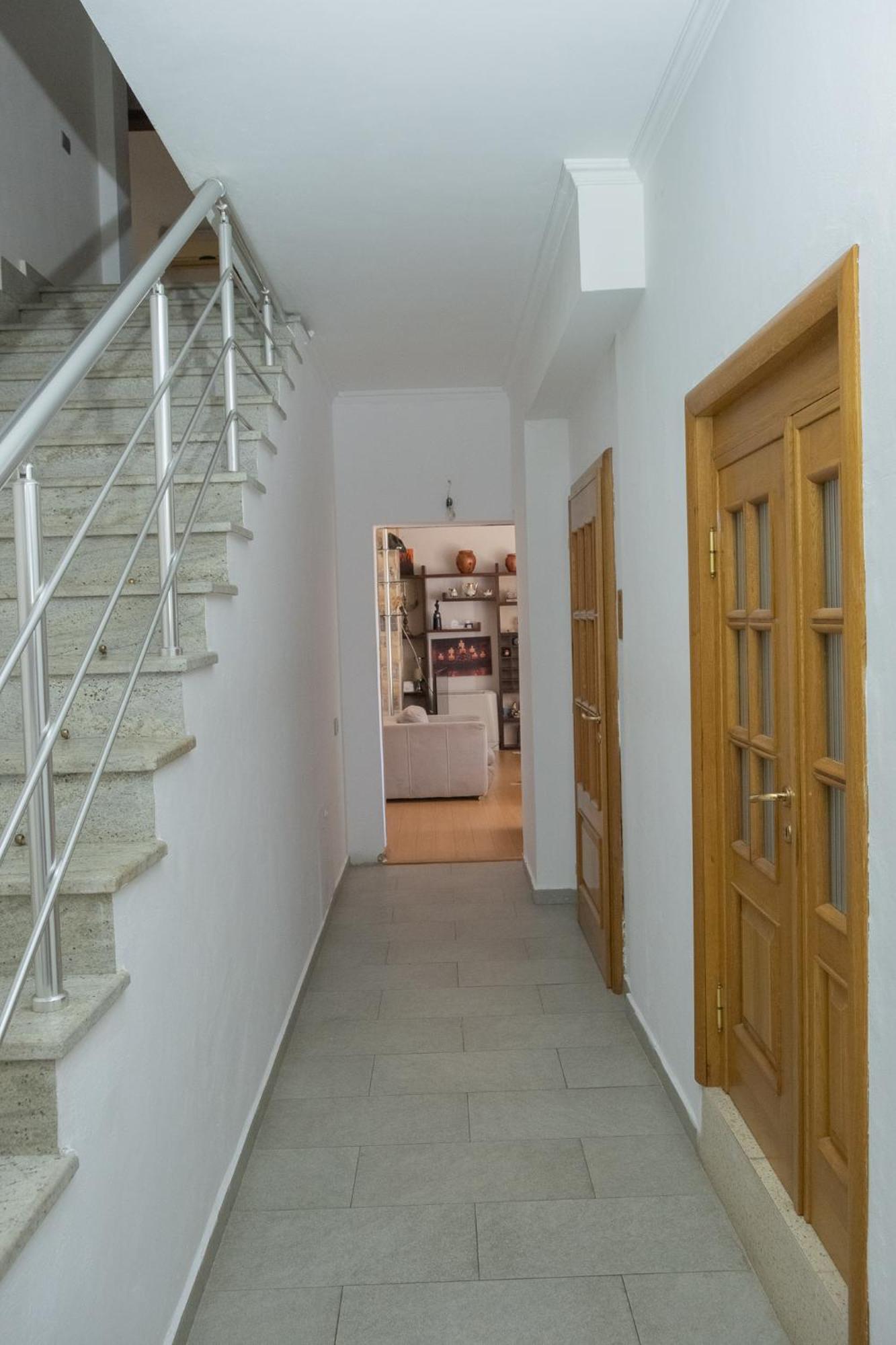 Albjona Guesthouse Tiranë Eksteriør bilde