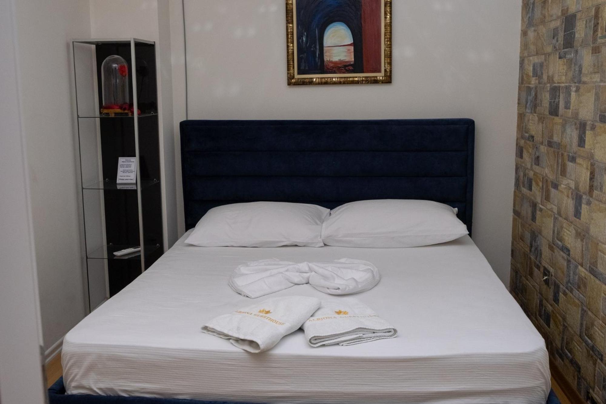 Albjona Guesthouse Tiranë Eksteriør bilde