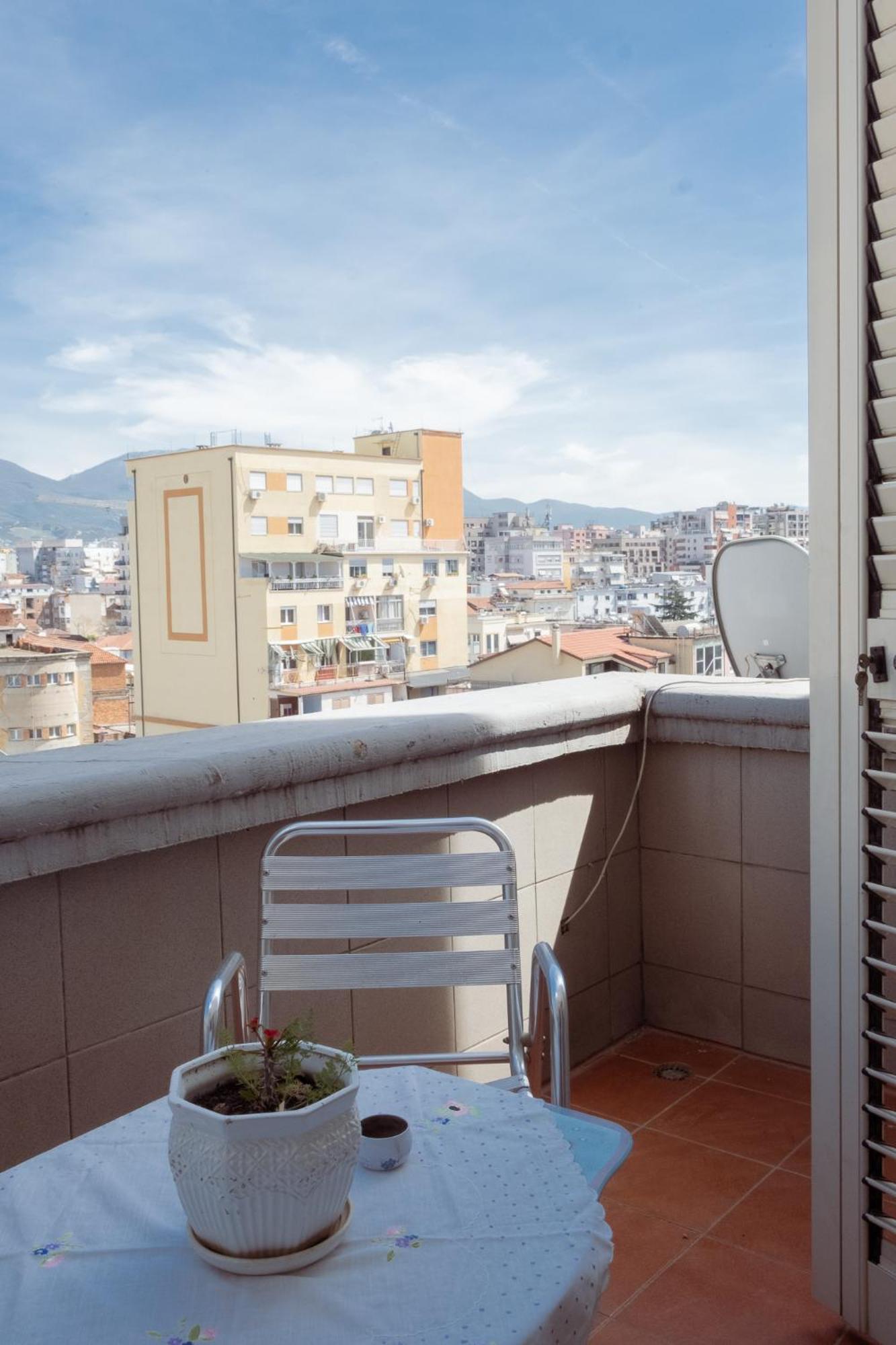 Albjona Guesthouse Tiranë Eksteriør bilde