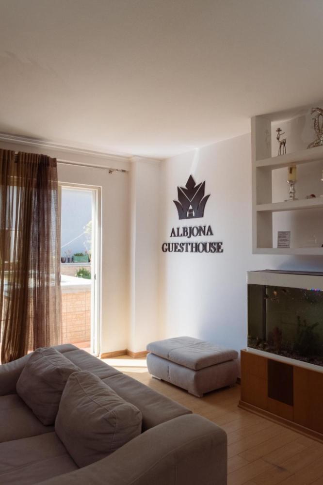 Albjona Guesthouse Tiranë Eksteriør bilde
